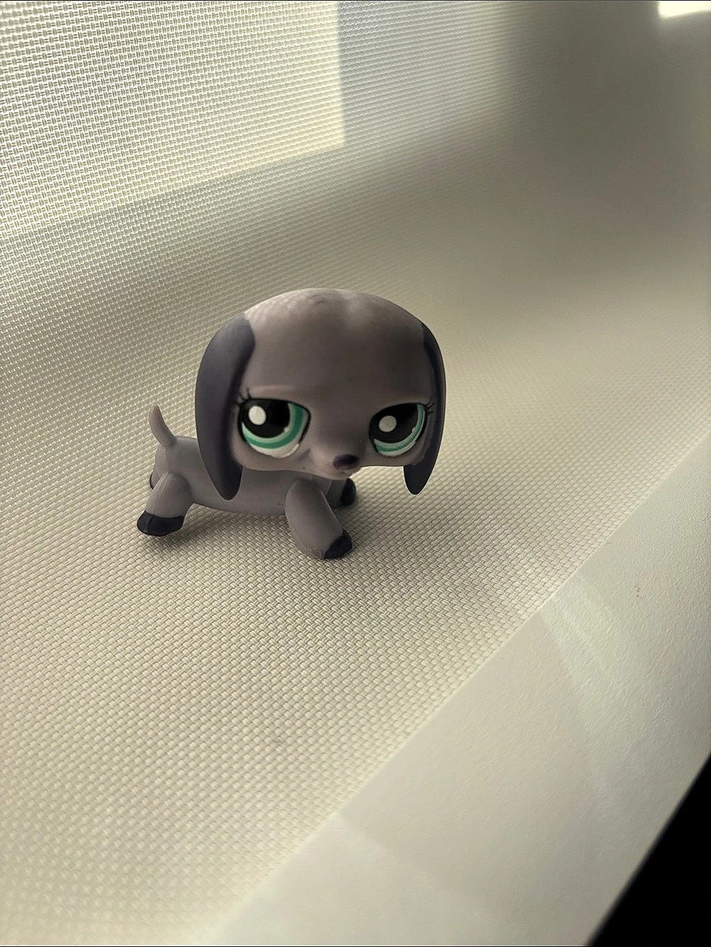 Hasbro Littlest Pet Shop #1367 Dachshund purple Collectible Toy